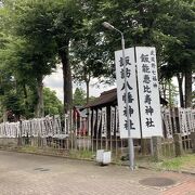 神社は複雑です。ここには3つ以上の神社があった。