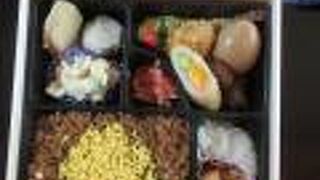 今回は津多屋の弁当を買いました