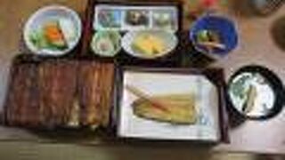 法事の会食を届けてもらいました