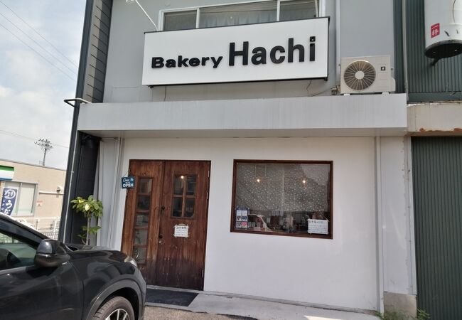 お店は小さいけどパンは充実