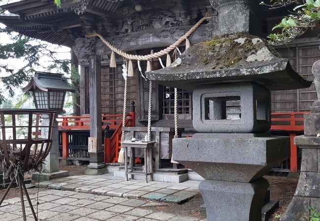 刈田嶺神社の里宮は、遠刈田温泉の≪神の湯≫すぐ裏手にあります