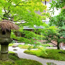 お洒落な中庭庭園