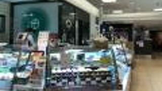 ５階には千疋屋フルーツパーラー