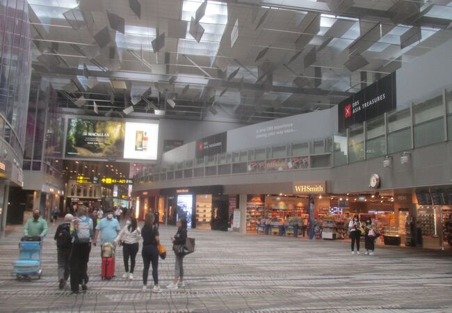 Dfs シンガポール チャンギ国際空港店 クチコミ アクセス 営業時間 シンガポール フォートラベル