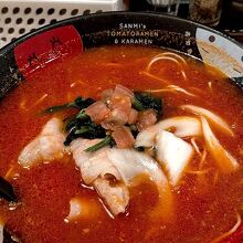 元祖トマトラーメン680円