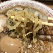 この麺、まさに喜多方ラーメンだ