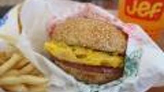 沖縄バーガーはこっち派！ジェフのぬーやるバーガー