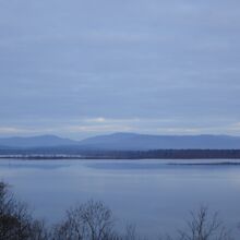 神秘的な朱鞠内湖の風景