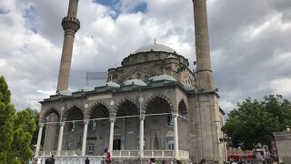 共和国広場に面して