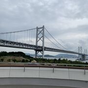 与島PAの建物、展望台あり