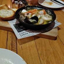 アヒージョはやみつきになりそう。