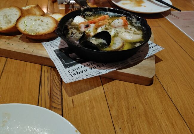 手ごろにスペインバルの雰囲気。