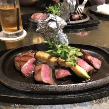 牛タン（60g）+チャックフラップステーキ（100g）