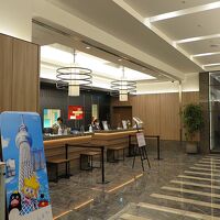 ロビーも、シンプルながら洗練された雰囲気です