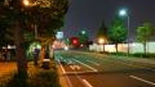 馬車道方面と新港地区を結ぶ通り