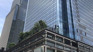 神田から徒歩5分ほど、新日本橋なら0分