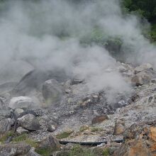 北海道ですら地獄谷のような場所に露天風呂は設営しない