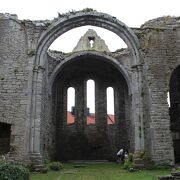 1100年代の教会の廃墟