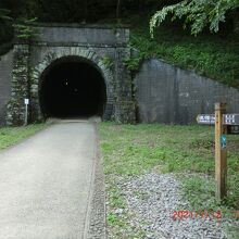 横川駅方向のトンネル