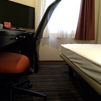 この背もたれが本当にでかくて邪魔でした