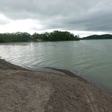 変化に富んだ湖岸線