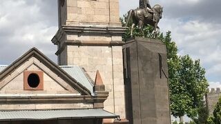 アタチュルクの騎馬像