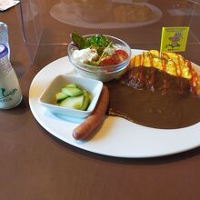 オムカレーセット、ふらの牛乳付き