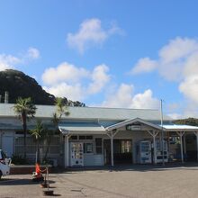 上総興津駅から歩いて５分ほど