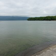 どこを見ても大きい湖