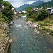 郡上八幡の中心街を結ぶ橋