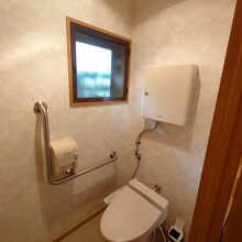 部屋トイレの様子。広くてバリアフリーにも対応できそう。