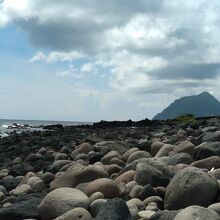 岩がごろごろしてます