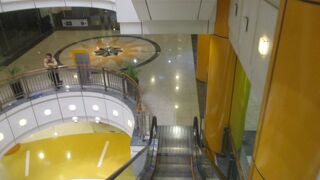 夜のエクスチェンジタワー