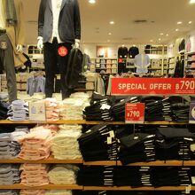 ユニクロ (セントラルワールド店)