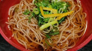 朝食に温かいお蕎麦を