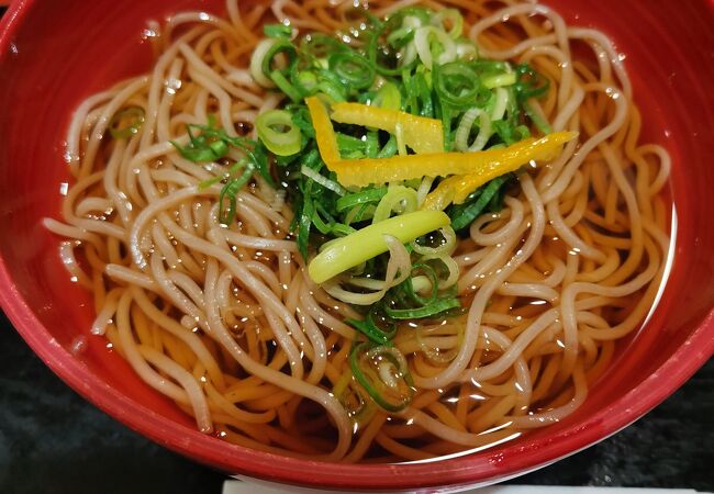 朝食に温かいお蕎麦を