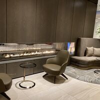 ファイヤプレースのあるフロントが良かった