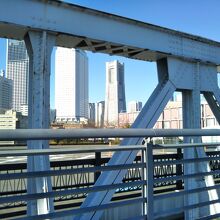 汽車道(港１号 ２号 ３号橋梁旧臨港線護岸)