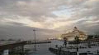 のんびりと海を眺めながら