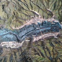 ジオラマも使って解説をしています