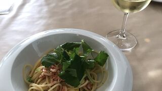 ネーミングの素敵なワインと美味しい食事