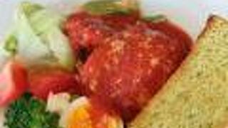 隅田川沿いのテラス付きカフェ