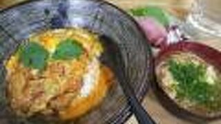 地元民に人気のお店で、カツ丼が大人気