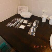 アメニティーは歯ブラシ、櫛、綿花、綿棒、髭剃り