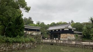 12古天守かつ追手門も現存は3城だけ