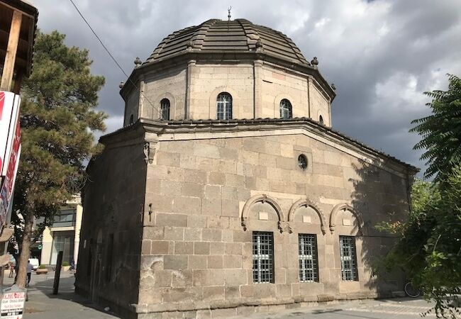 ゼイネルアビジン墓