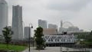 新旧入り混じる散策ルート