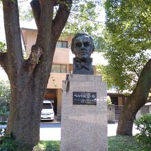 気持ちのよい公園の中にありました。