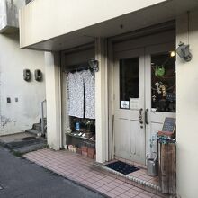 コンパクトなお店です