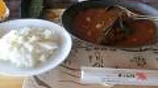 ビーチ沿いで雰囲気よし